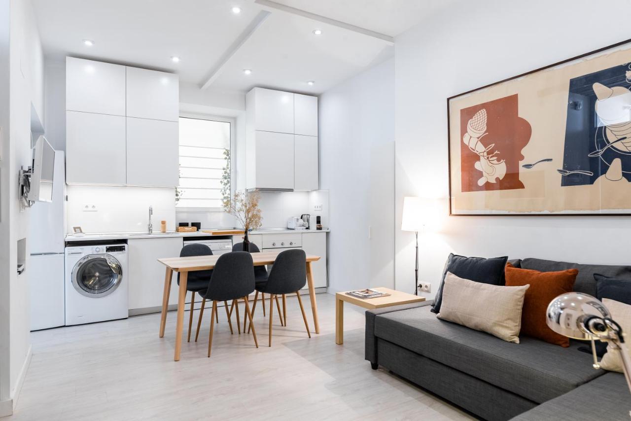 Cozy One-Bedroom La Latina Madrid Exterior photo