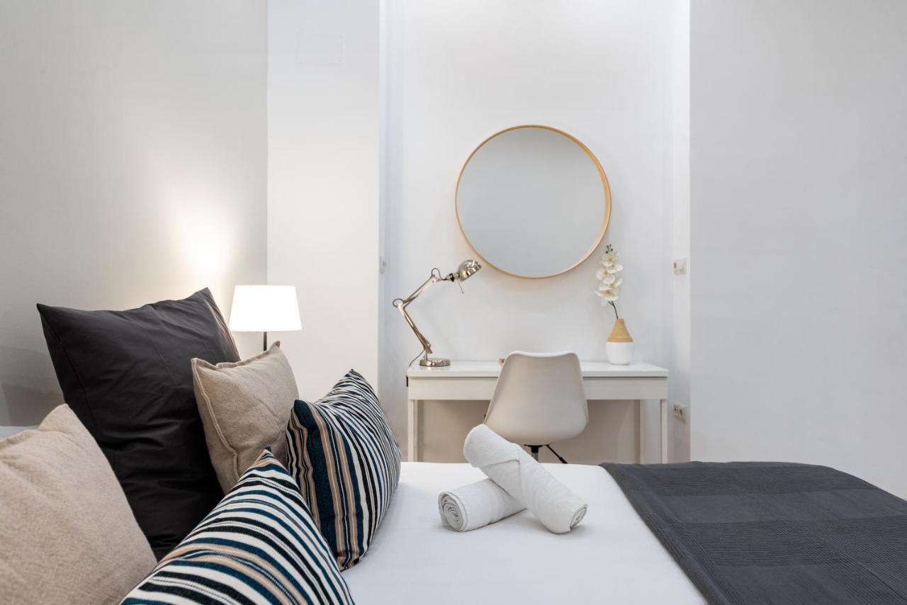 Cozy One-Bedroom La Latina Madrid Exterior photo